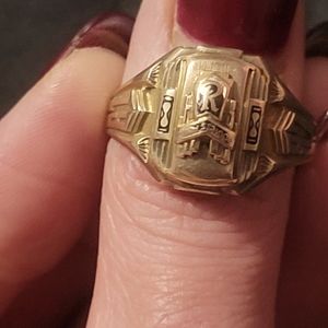10k gold 1937 class ring